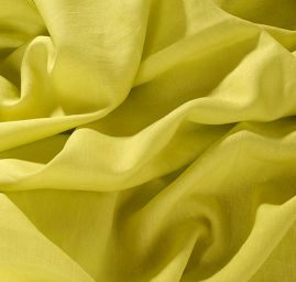 Len středně silný zářivá zelenkavá barva