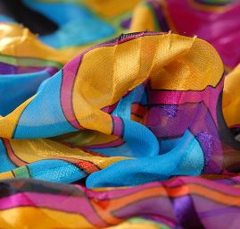 Hedvábný šifon abstraktní motiv žlutý