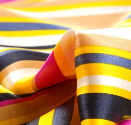 Hedvábný satén geometrický vzor