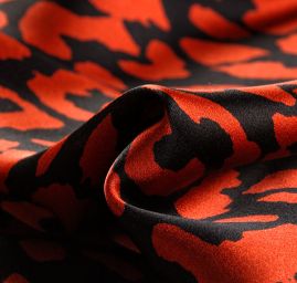 Hedvábný satén zvířecí vzor  skořicový