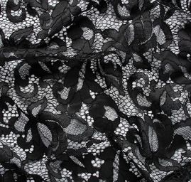 Krajka ny tylu s velkými oky černá