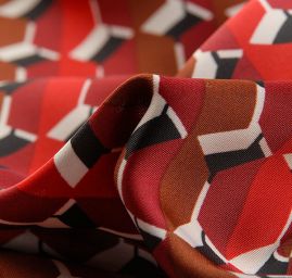 Šatová látka imitace hedvábí vínovočervená