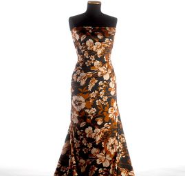 Šatová látka imitace hedvábí vzor květů hnědá