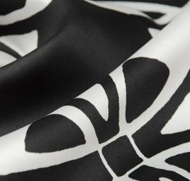Látka jemný satén černobílý vzor II.jakost