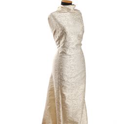 Žakárová látka silnější květinový motiv slonová kost