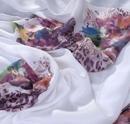Satén kombinace motivu květin/krajky/zvířecího vzoru 