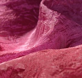 Batika letní směsová látka růžovo/vínová