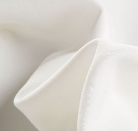 Kostýmová látka oboustranně pružná bílá