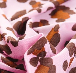Úplet žoržetový zvířecí vzor jasně růžová