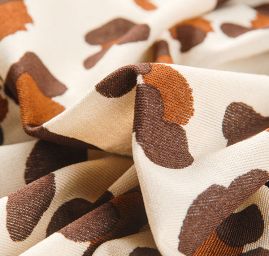 Úplet žoržetový zvířecí vzor světle hnědý
