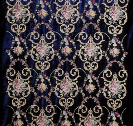 Samet s barokní květinovou  výšivkou modrý