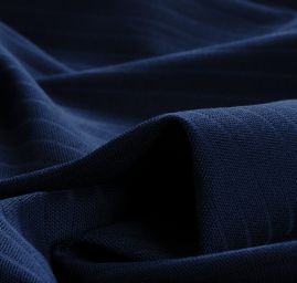 Pletenina s plastickým vzorem pruhů tm.modrá