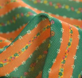 Pletenina jemná proužky a květy zelená oranžová