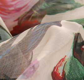 Šifon plise vzor růží/ptáčků šampáň