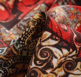 Viskozová šatová látka patchwork červenohnědý