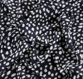 Viskozová šatová látka zvířecí vzor bílomodrá