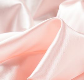 Satén pružný jemný pudrově růžové barvy