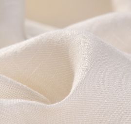 Len střední síly vanilkové barvy