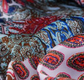 Satén imitace hedvábí vzor patchwork 