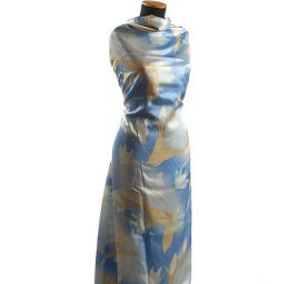 Hedvábný satén květinový vzor pastel modrá