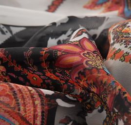 Šifon tisk paisley vzor a květinový motiv