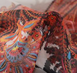 Šifon tisk paisley vzor a květinový motiv