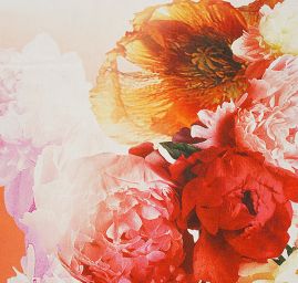 Hedvábná látka romantický vzor květin broskvová