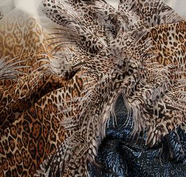 Pružná bavlněná látka tisk zvířecí motiv/peří/květy