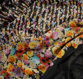 Satén variace kimono bordura barevné květy/černý II.jakost