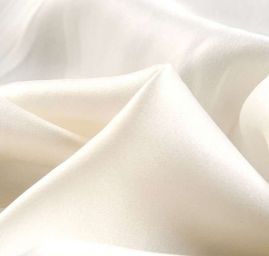 Satén hedvábný jemný smetanový
