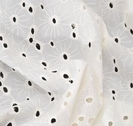 Vyšívaná látka madeira velké květy