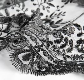 Krajka výšivka na tylu květinový motiv černá