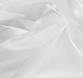 Organza perleťová v barvě bílé