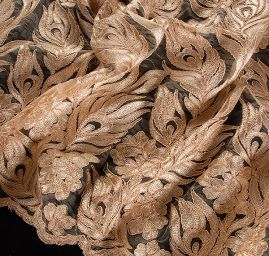 Krajka bordurová na tylu květy béžová