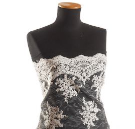 Krajka na vzorovém tylu květy slonová kost