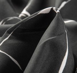 Látka na šaty imitace hedvábí černá 