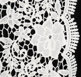 Krajka hrubá velké květy slonová kost