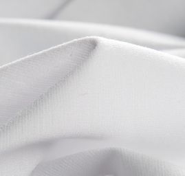 Jemný viskozový úplet bílý