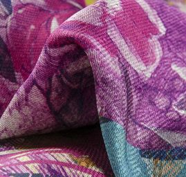 Hedvábí šatové abstraktní květinový motiv