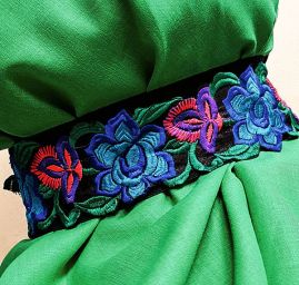 Len jemný středně silný ostře zelený