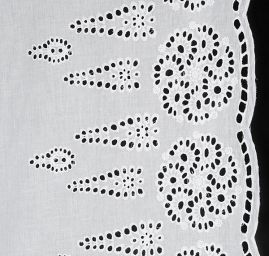 Krajka madeira vzor velký květ bílá