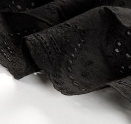 Krajka madeira vzor květy a vlnky černá