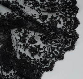 Efektní krajka vyšitá korálky černá