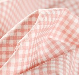 Bavlněná látka tisk vzor kostky káro smetanové/starorůžové