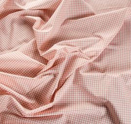 Bavlněná látka tisk vzor kostky káro smetanové/starorůžové