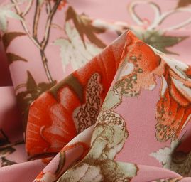 Imitace hedvábí pružný atlas květinový vzor růžová