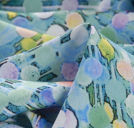 Viskozová šatová látka tisk abstrakt kapky