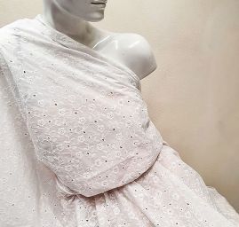 Krajka madeira vzor pnoucích se květů