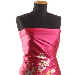 Atlas kimono variace pnoucích květů růžová