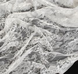 Krajka na mantilu květinová slonová kost